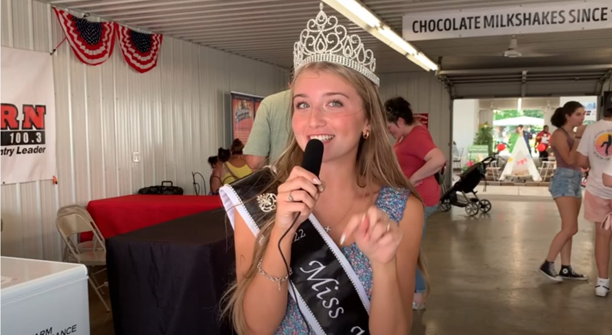 VIDEO 2022 Johnson County Fair Queen's Court tours the fairgrounds