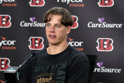 Bengals QB Burrow signs new contract, source says