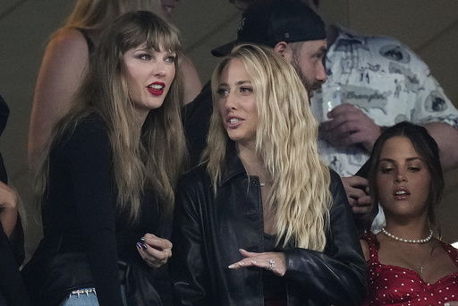 Taylor Swift With Travis Kelce's Mom Donna Kelce at Chiefs Game